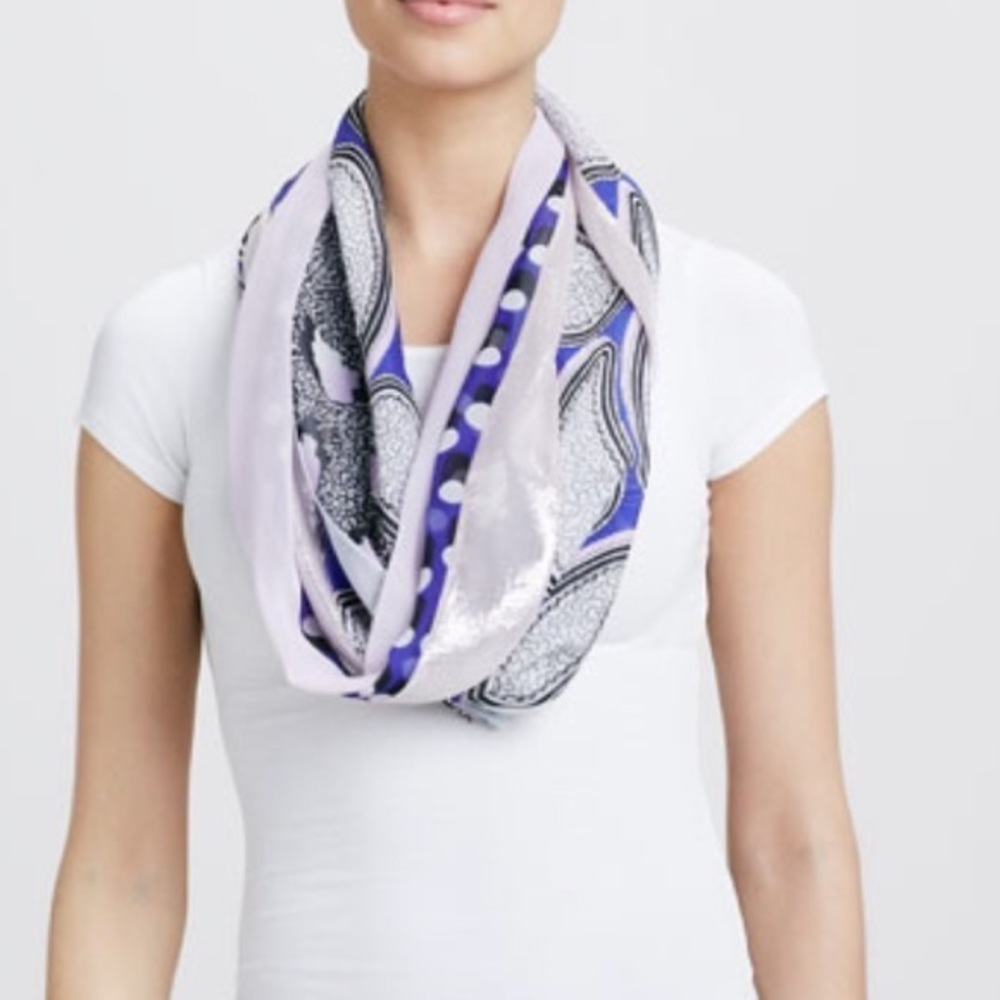 DVF boomerang scarf